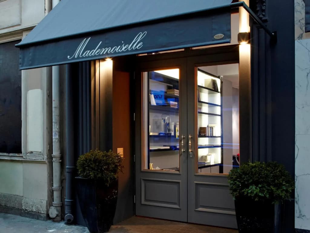 Hotel Mademoiselle - photo 1