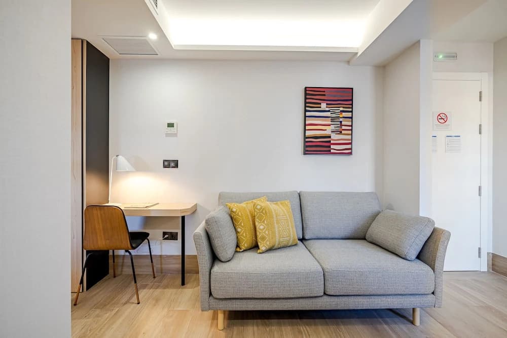 Feelathome Ventas Suites - photo 10