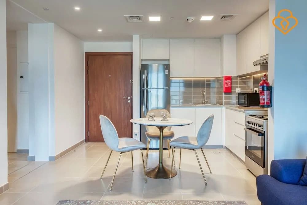 1 B/R Apt 411 Hayat Boulevard Townsquare - photo 2
