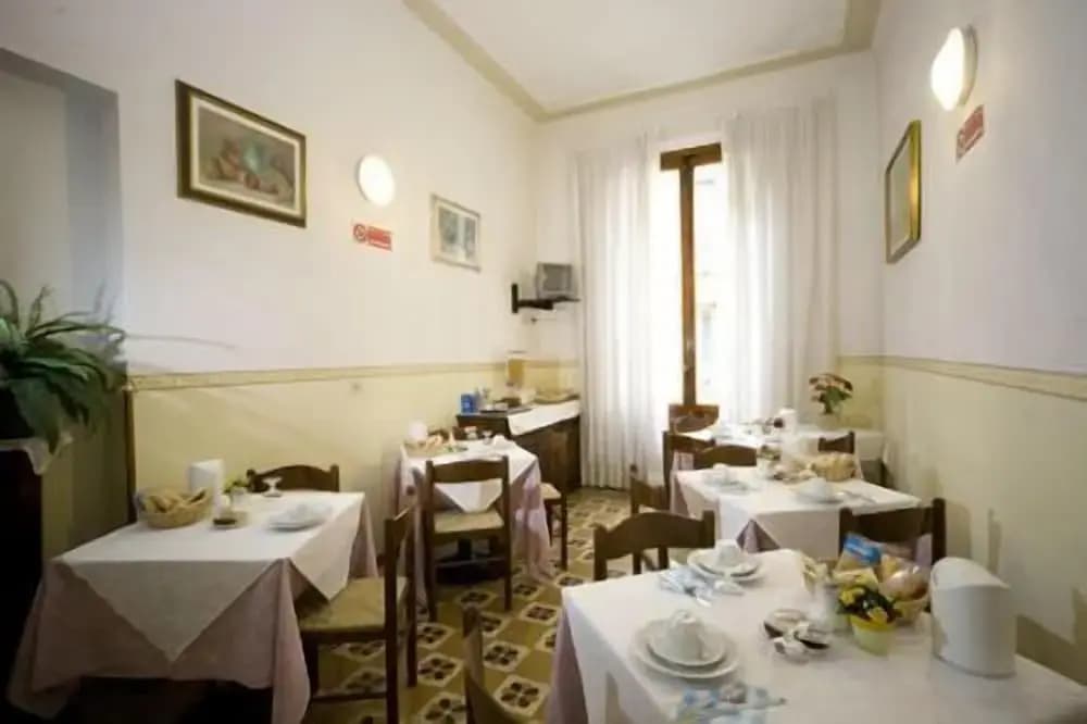 Hotel Serena - photo 13