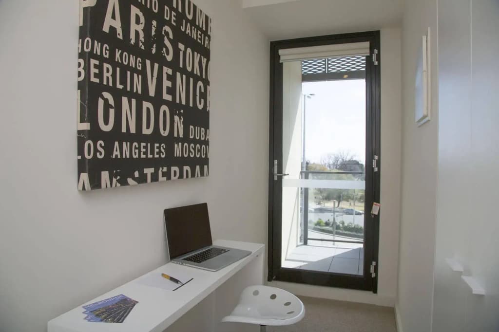 St Kilda Holiday Apartments - photo 12