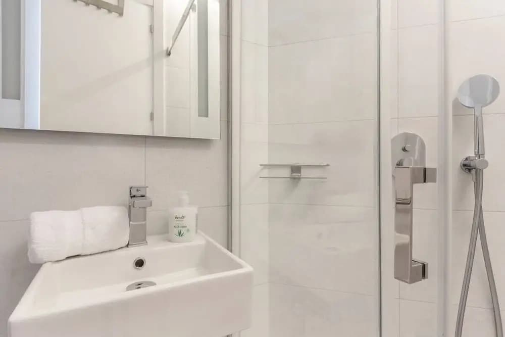 Incredible Design 2bedroom Apt, Sleeps 6 in Centro - photo 10