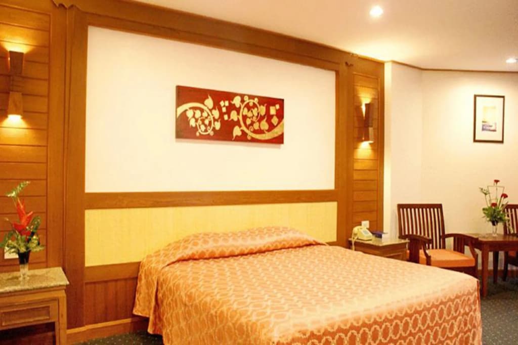 Royal Twins Palace Hotel - photo 5