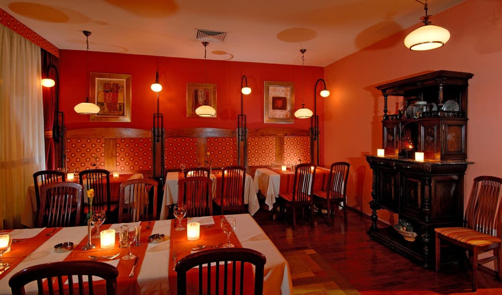 Hotel Charles - photo 27