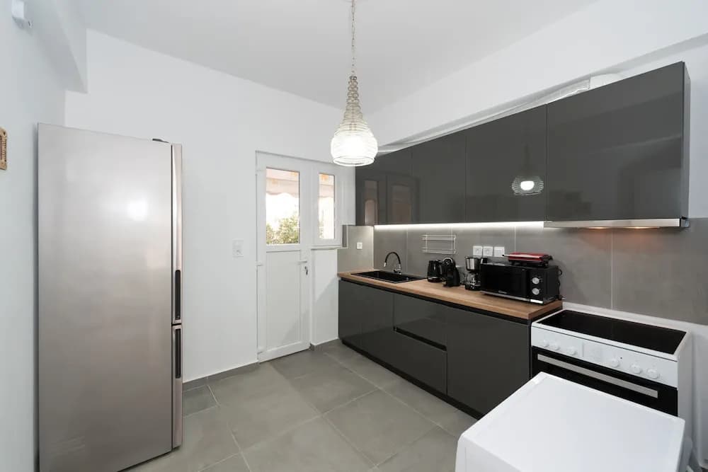 Contemporary Chic Apartment in Athens - photo 15