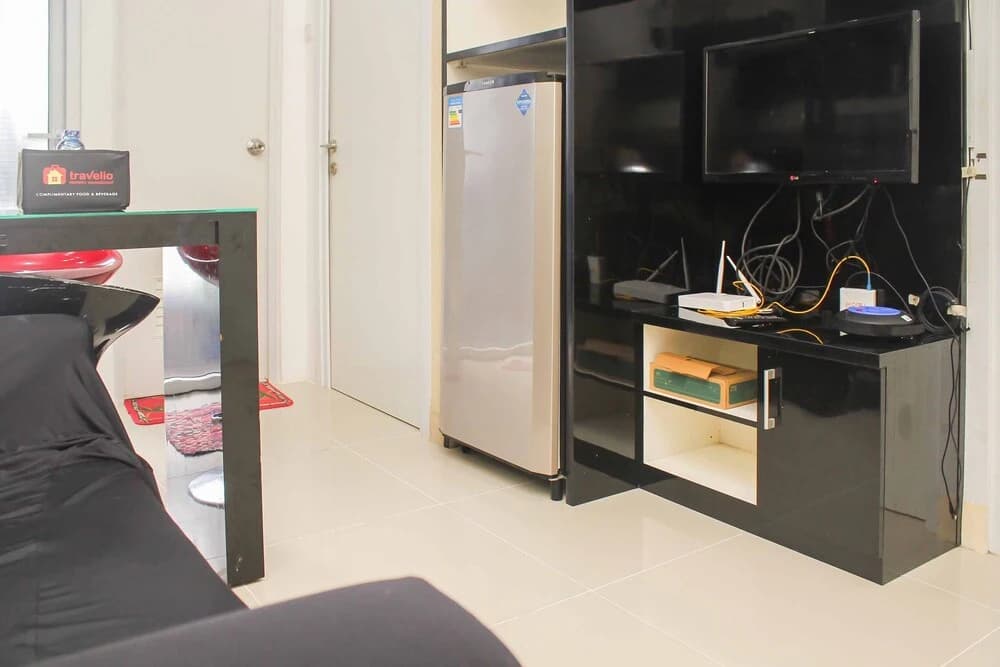Scenic 2Br Green Pramuka City Apartment Near Mall - photo 3