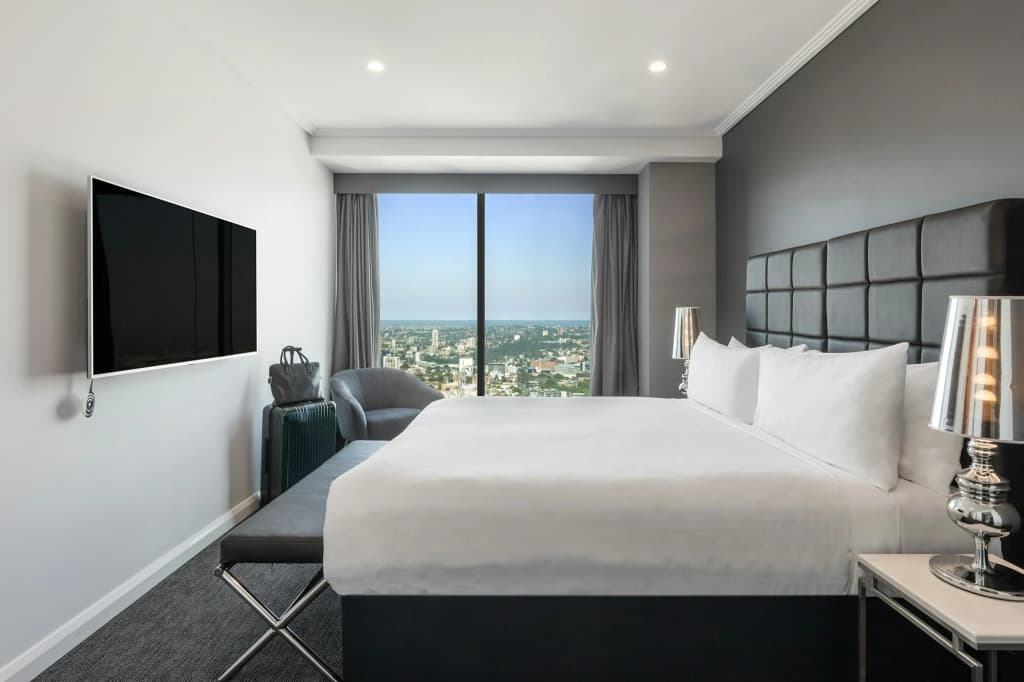 Meriton Suites World Tower - photo 36