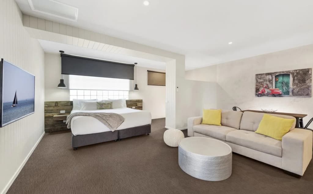 Moonlight Bay Apartments - photo 7