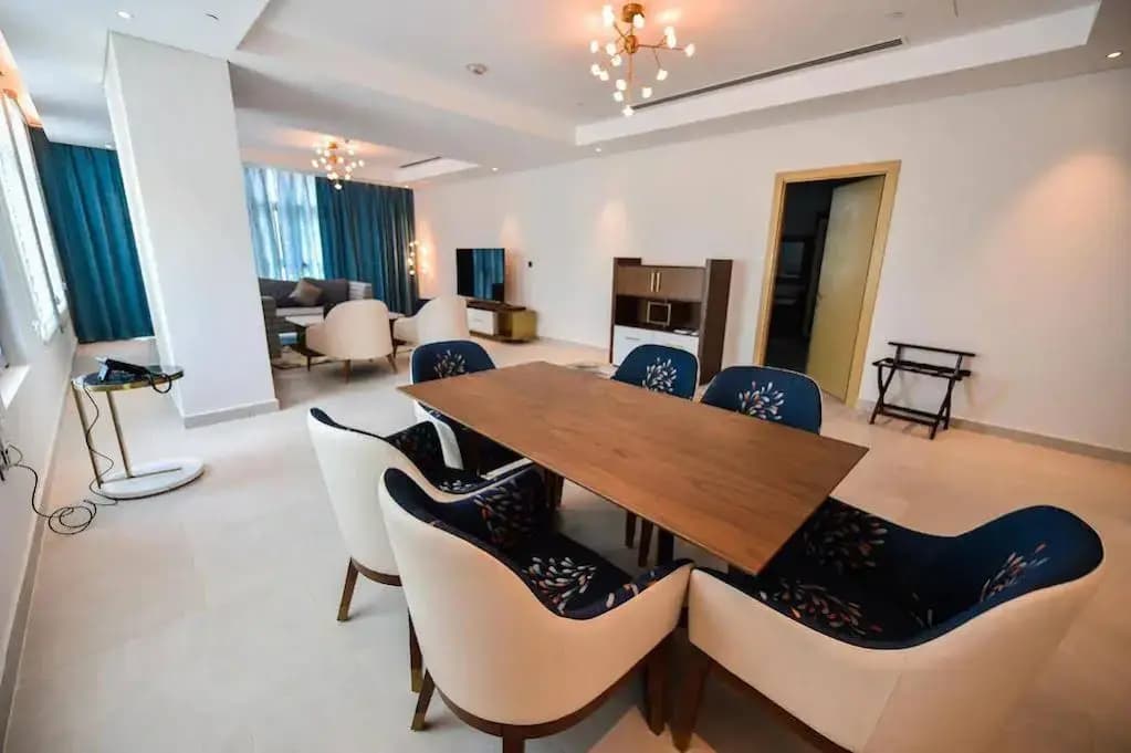 Waterfront Hotel and Apartment - photo 13