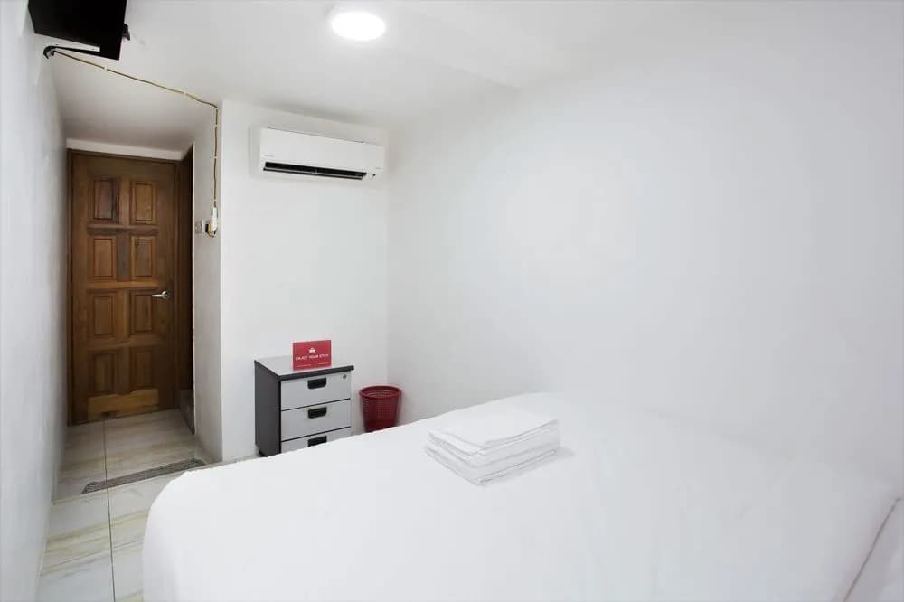 Everest Hotel by OYO Rooms - photo 5