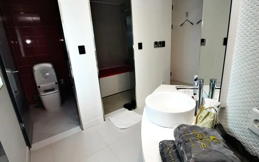 Habjeong Circle Hotel - photo 1