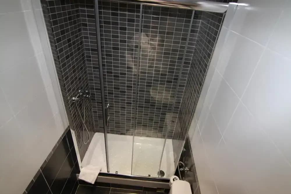 Hostal MH Fuencarral - photo 8