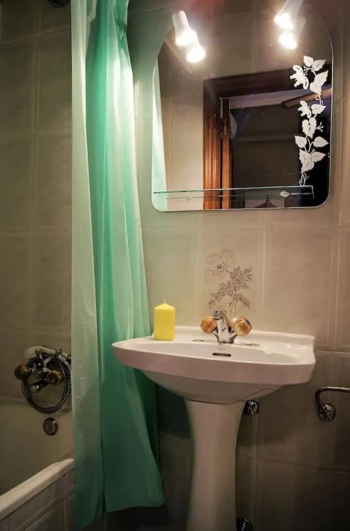 Hostal Fuencarral Kryse - photo 9