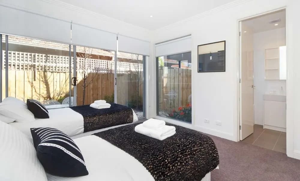 Caulfield Executive Apartment - photo 3