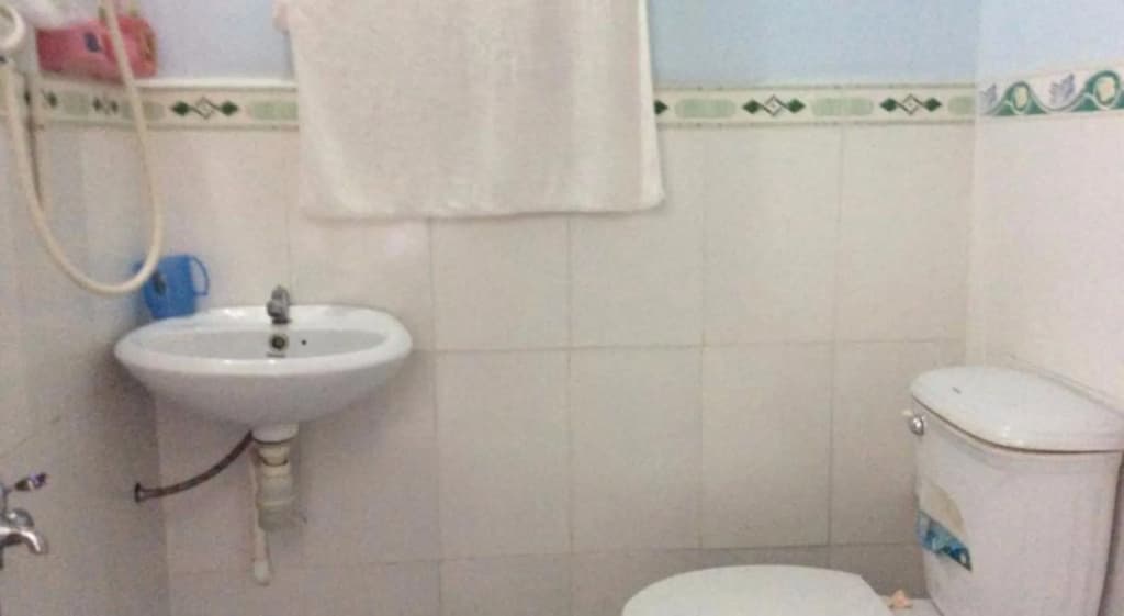Phuong Hang Guesthouse - photo 9