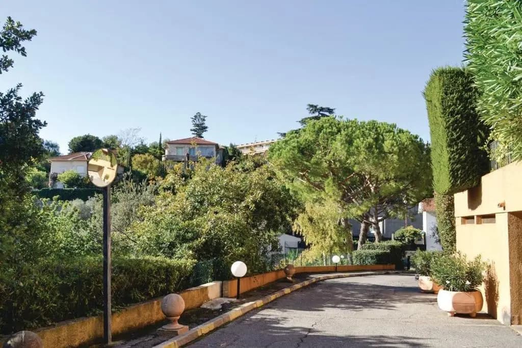 AZURELLE - photo 1