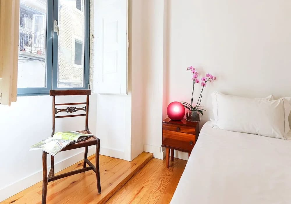 JOIVY Spacious & elegant 1-bed flat, moments from Avenida station - photo 2