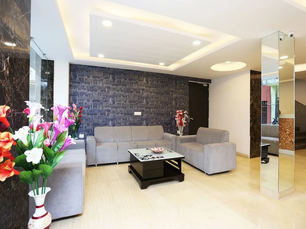 OYO 14769 Hotel Belmond - photo 2