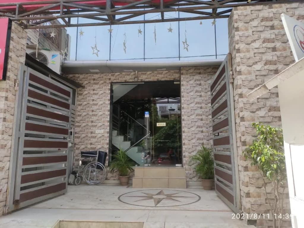 Hotel Jashn Inn near Apollo Hospital, Delhi - photo 30