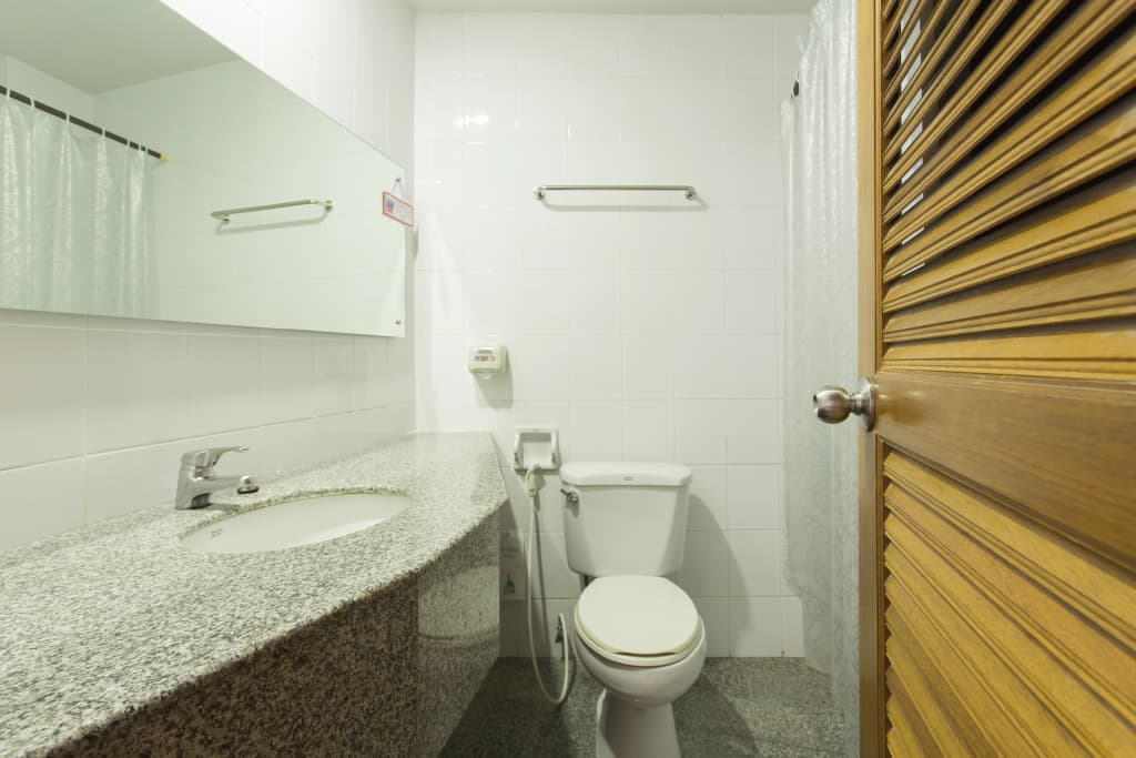 City Hotel - photo 8