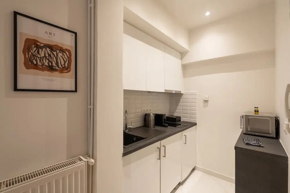 Kolonaki Chic Minimalist Studio-Athens - photo 12