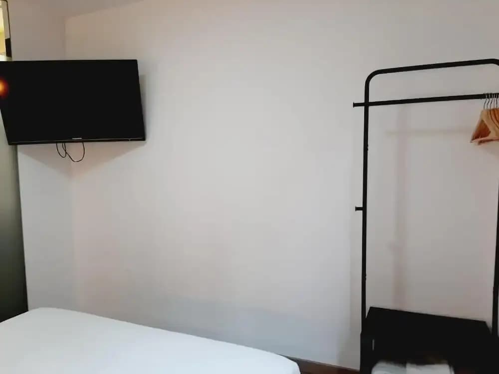 Hostal Laia by gaiarooms - photo 12