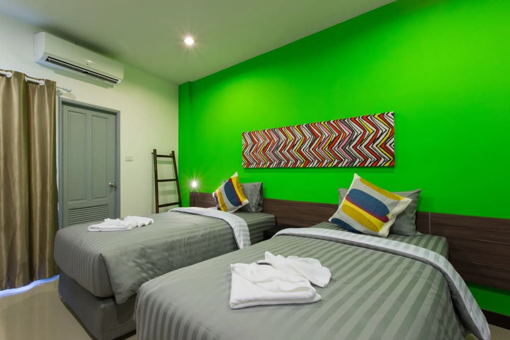 Krabi Inn And Omm Hotel - photo 4