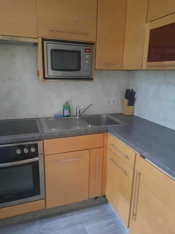 Charming 1BR Apt Steps from Belvedere - photo 4
