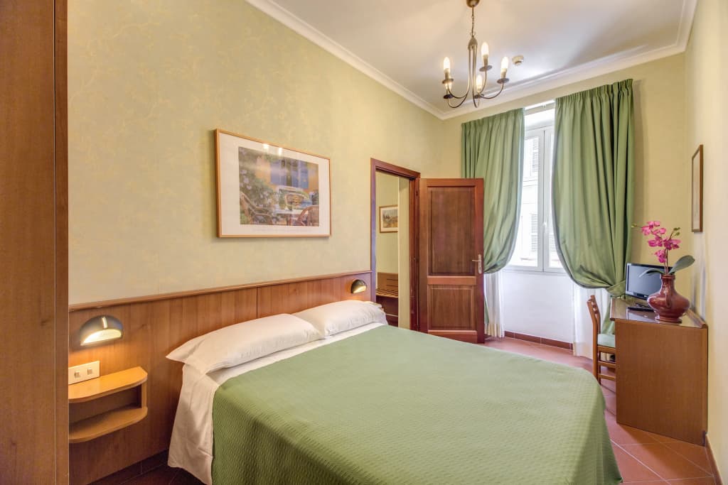 Hotel Corona - photo 3