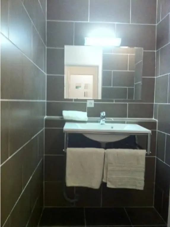 Sacre Coeur Apartment - photo 5