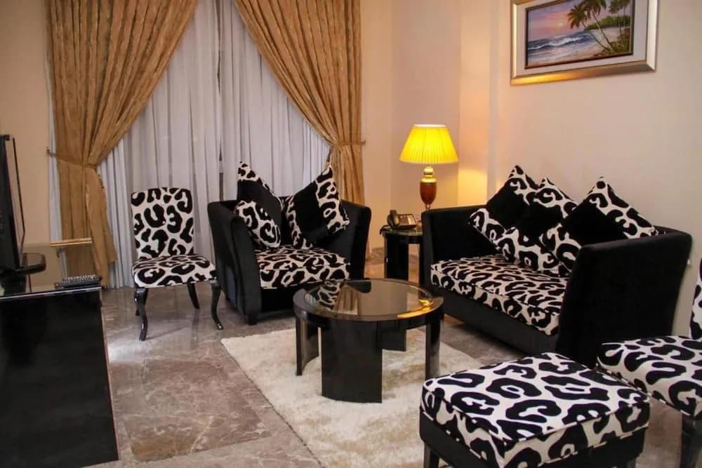 OYO 136 Pioneer Hotel Apartments - photo 5