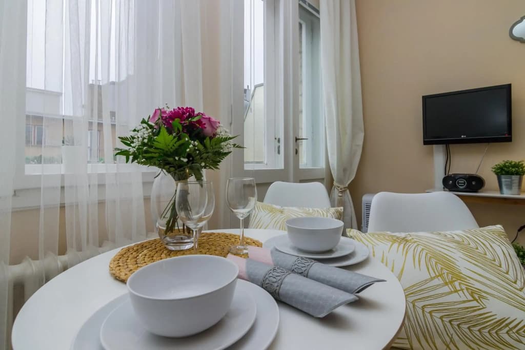 Old Town Studio Apartment - photo 5