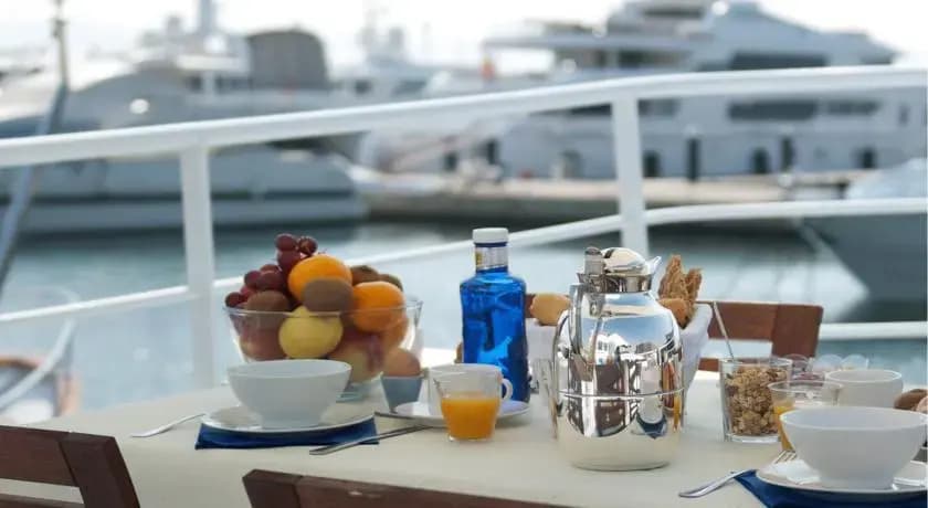 St. Katharine Bed & Breakfast Boat Barcelona - photo 3