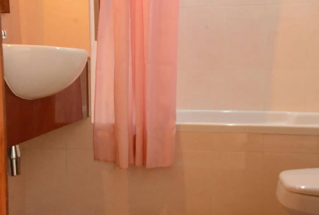 Mom's Guesthouse - photo 9