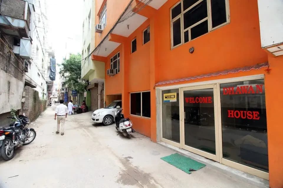 Hotel Dhawan - photo 1