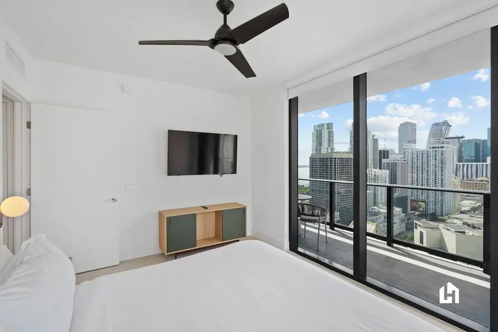 Stylish Apartments with Partial Ocean Views in Downtown - photo 31