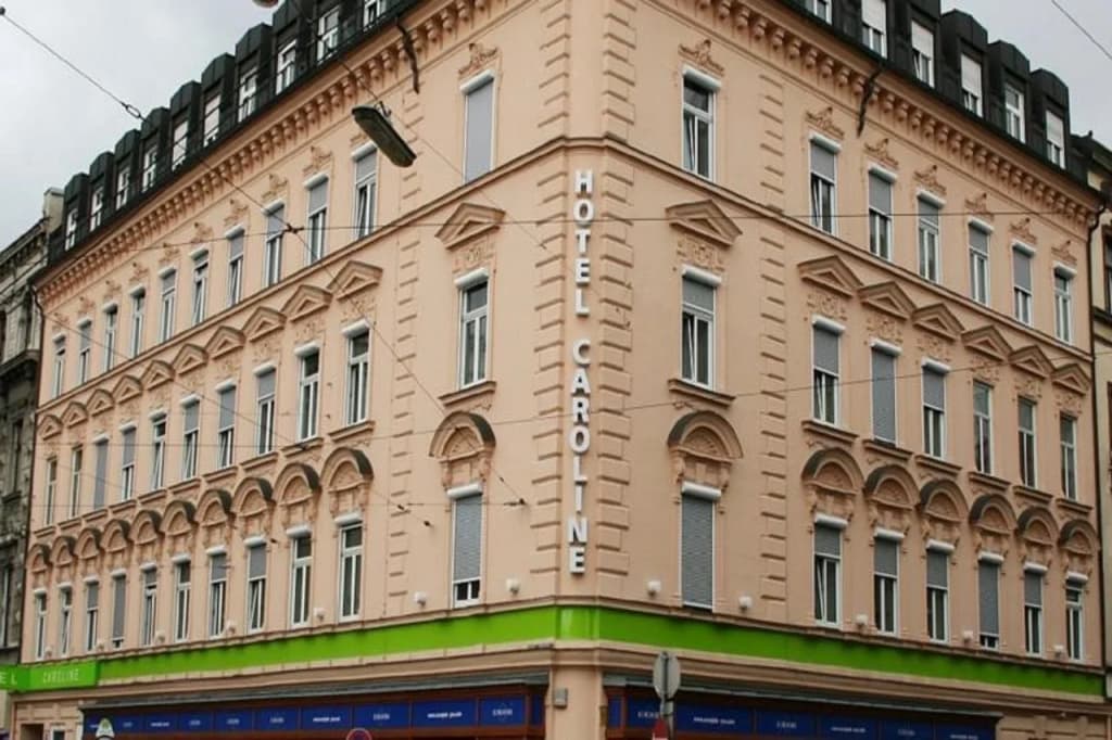 Hotel Caroline - main photo