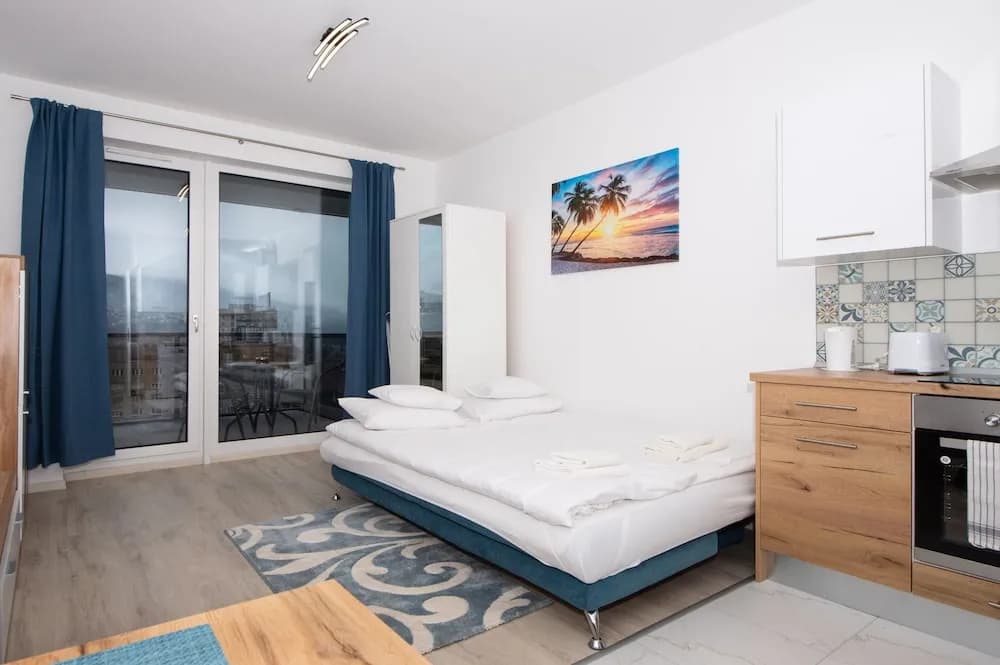 WaterFront City Apartments by FirstHost - photo 26