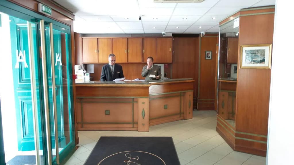 Hôtel Des Arènes - photo 19