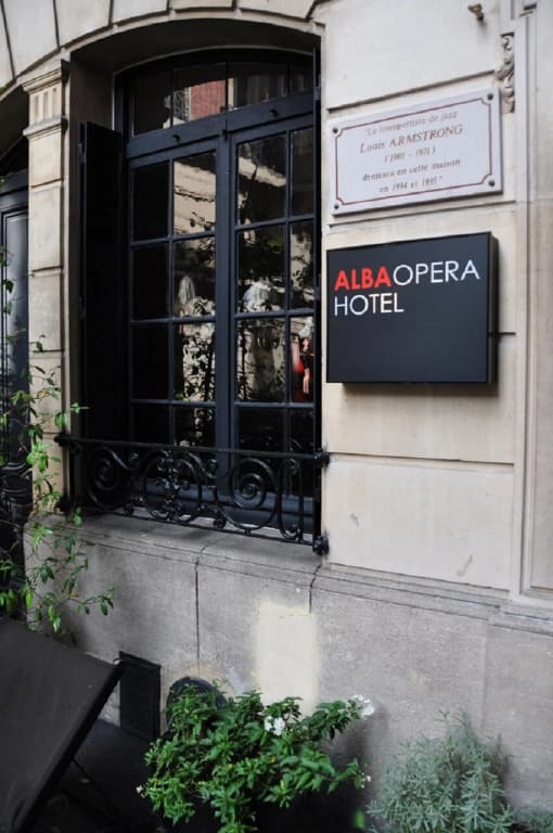 Alba Opera Hotel - photo 1