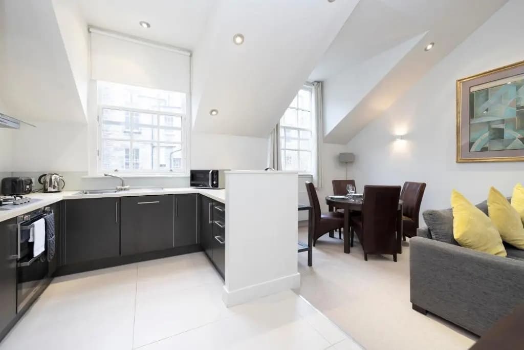 ALTIDO Contemporary and Vibrant 1BR flat near Princes Street - photo 15