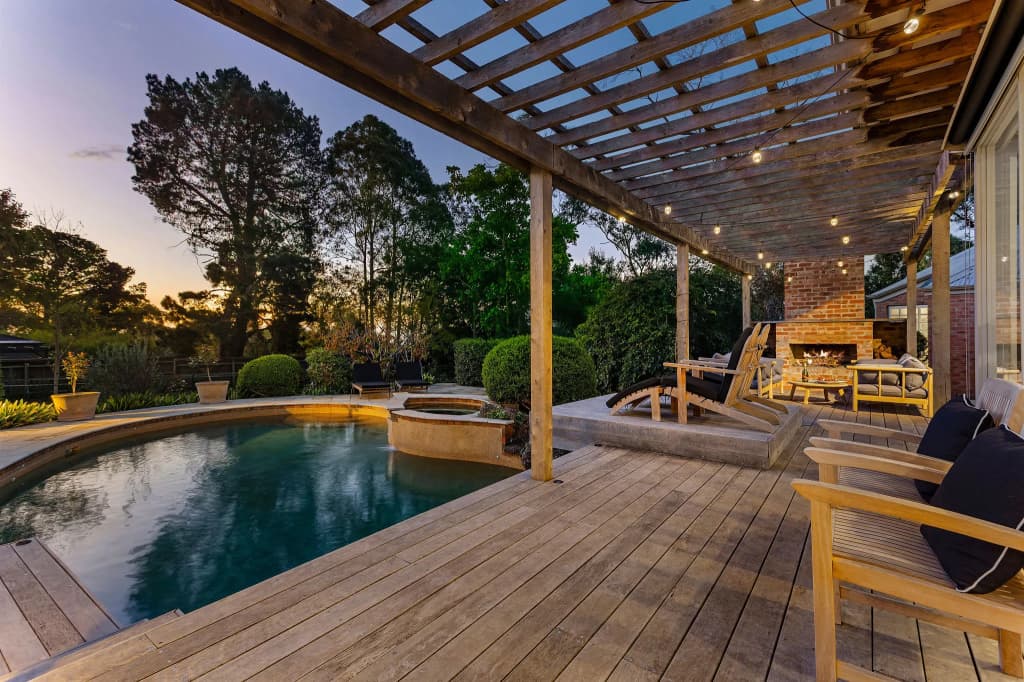 Tranquil Estate With Pool Heated Spa Gardens - photo 17