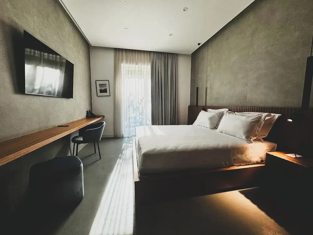 J Maluni City Hotel - photo 47
