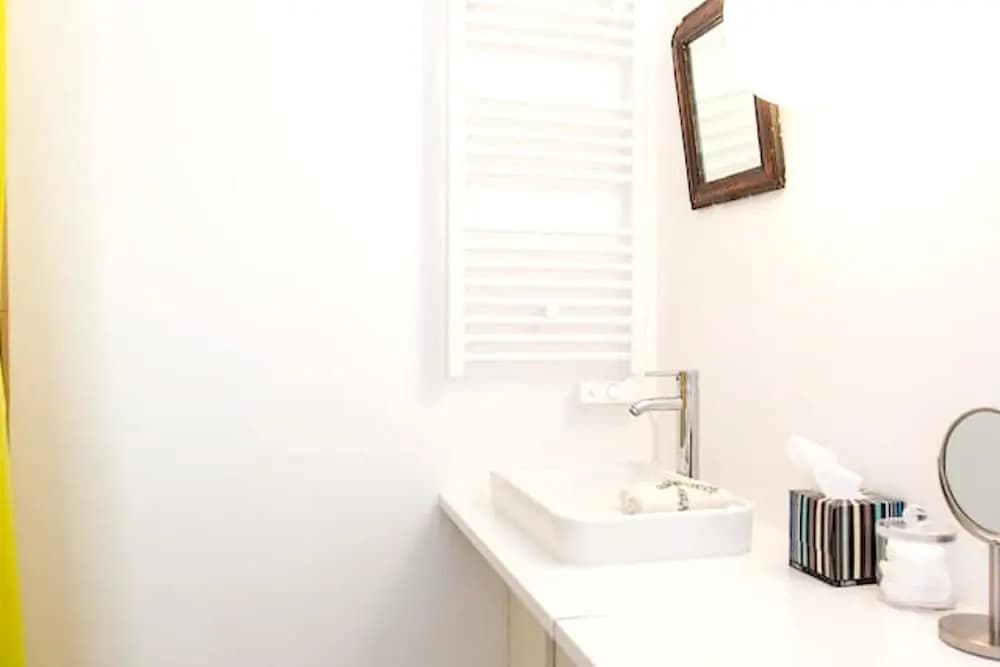 House With 4 Bedrooms in Paris, With Wifi - photo 9