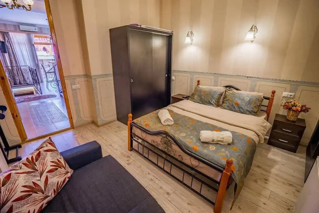 Botanical Garden Apartment - photo 5