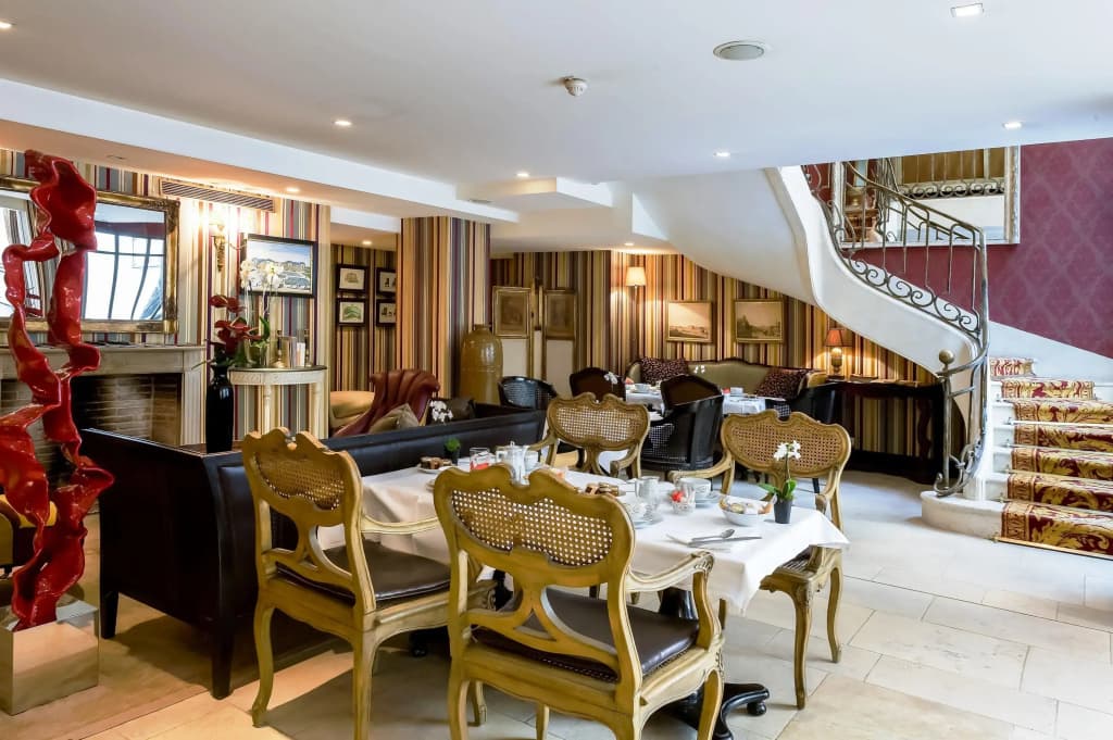 Hôtel Chateaubriand Champs Elysées - photo 16