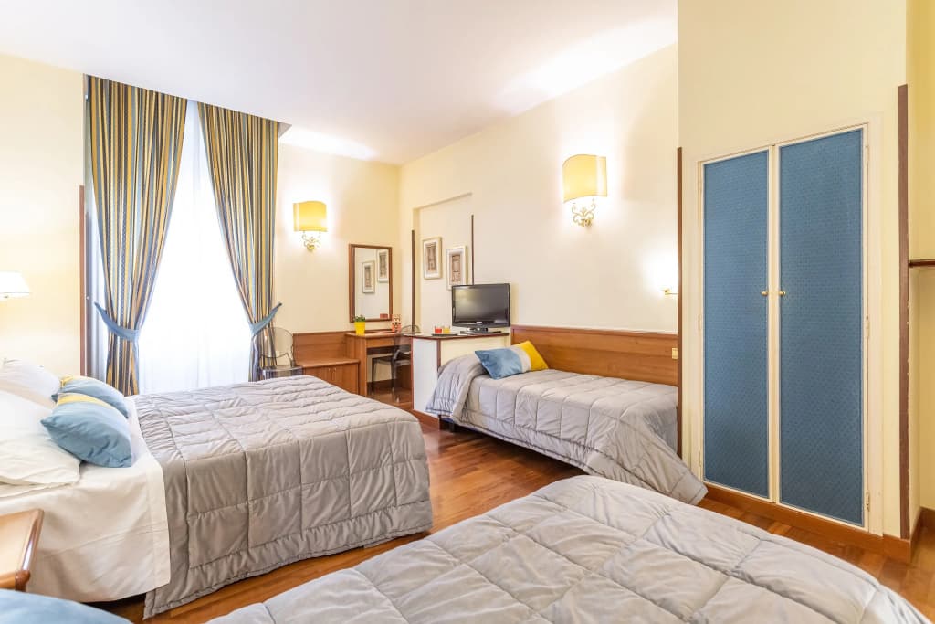 Hotel Medici - photo 33
