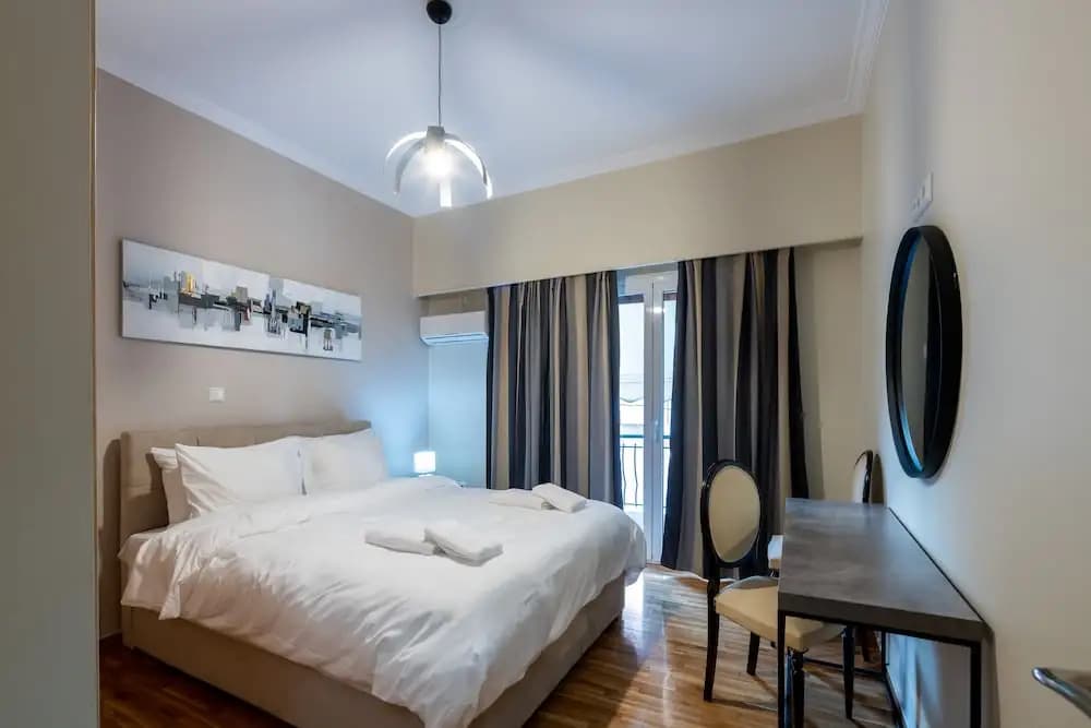 2br renovated flat close to metro - photo 3