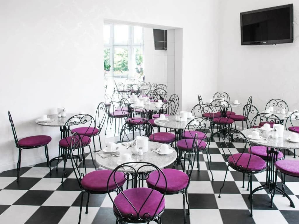 Hotel Bellevue am Kurfürstendamm - photo 17