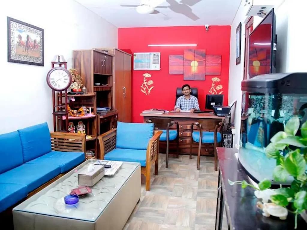 Room in Guest Room - Maplewood Guest House, Neeti Bagh, New Delhiit is a Boutiqu Guest House - Room 3 - photo 9